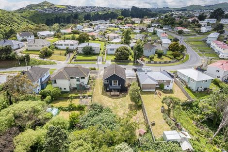 Photo of property in 20 Cornwall Crescent, Cannons Creek, Porirua, 5024