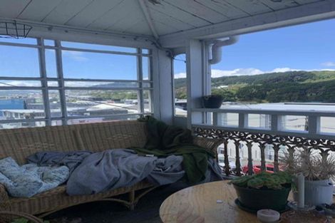 Photo of property in 22 Hanson Street, Mount Cook, Wellington, 6021