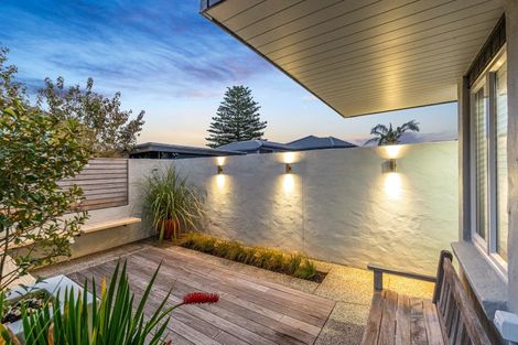 Photo of property in 104a Stanley Point Road, Stanley Point, Auckland, 0624