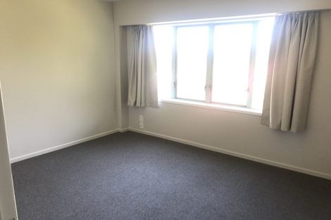 Photo of property in 2/93a Kelburn Parade, Kelburn, Wellington, 6012