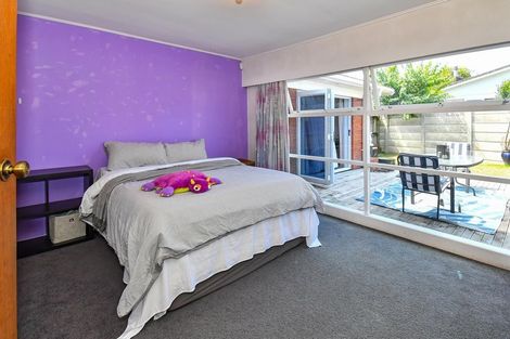 Photo of property in 16 Mccall Place, Opaheke, Papakura, 2113