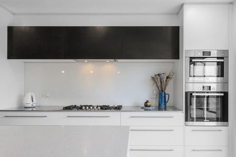 Photo of property in 10 Dundee Close, Darfield, 7510