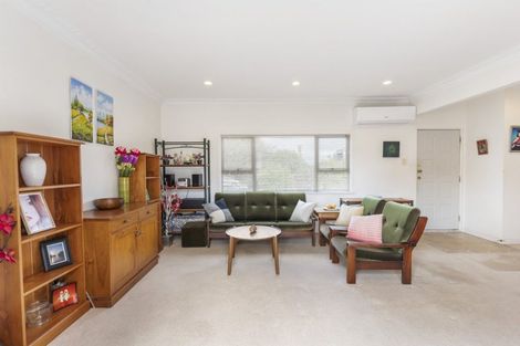 Photo of property in 1/137 Shakespeare Road, Milford, Auckland, 0620