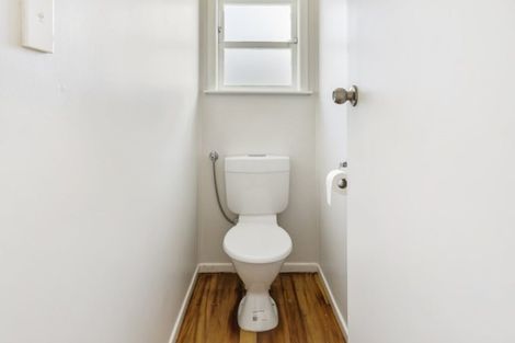 Photo of property in 38 Woodside Road, Massey, Auckland, 0614