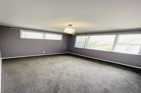 Photo of property in 106 Cobham Crescent, Kelston, Auckland, 0602