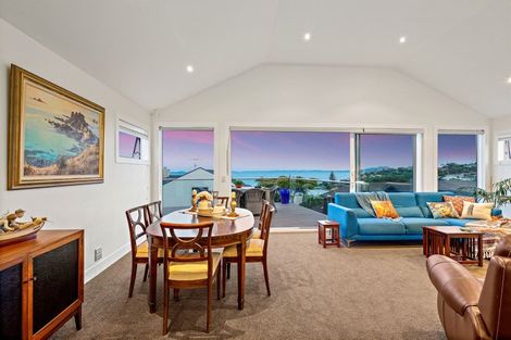 Photo of property in 6 Miri Road, Rothesay Bay, Auckland, 0630