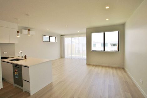 Photo of property in 10 Porowha Road, Westgate, Auckland, 0814