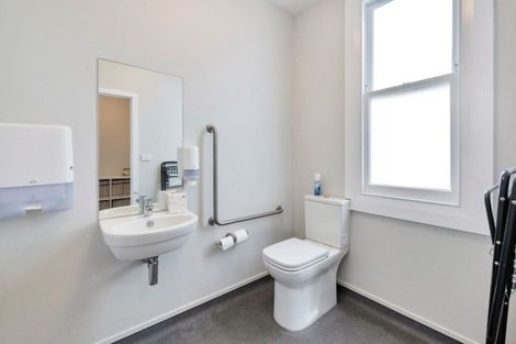 Photo of property in 2/61 Shakespeare Road, Milford, Auckland, 0620