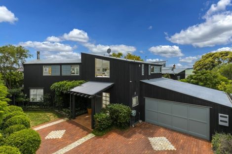 Photo of property in 34 Oxford Terrace, Devonport, Auckland, 0624