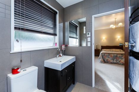 Photo of property in 28 Newcastle Street, Hokowhitu, Palmerston North, 4410