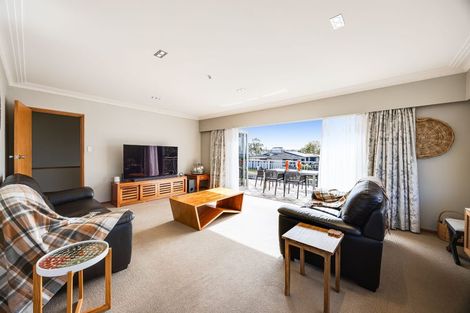 Photo of property in 5 Tanoa Place, Glendene, Auckland, 0602