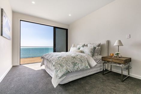 Photo of property in 8a Crispe Road, Clarks Beach, 2122