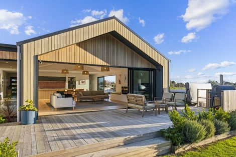 Photo of property in 34 Ohau Gravels Way, Ohau, Levin, 5570