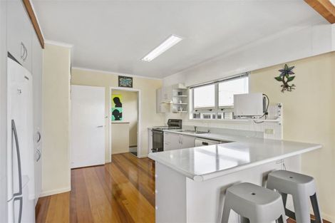 Photo of property in 57 Bradbury Road, Botany Downs, Auckland, 2010