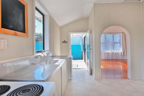 Photo of property in 43 Latham Street, Napier South, Napier, 4110