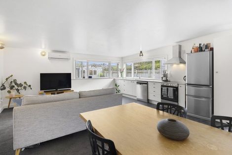 Photo of property in 36 Oroua Street, Eastbourne, Lower Hutt, 5013