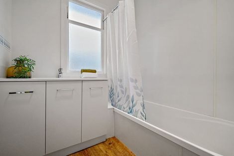 Photo of property in 72 Mcmurdo Street, Tinwald, Ashburton, 7700