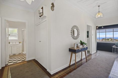 Photo of property in 11 Aranoni Street, Island Bay, Wellington, 6023