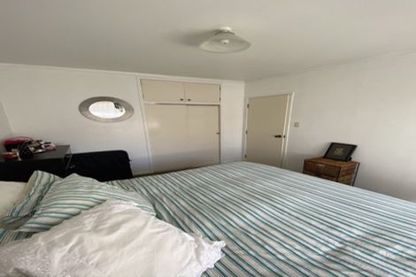 Photo of property in 2/219 Forrest Hill Road, Forrest Hill, Auckland, 0620