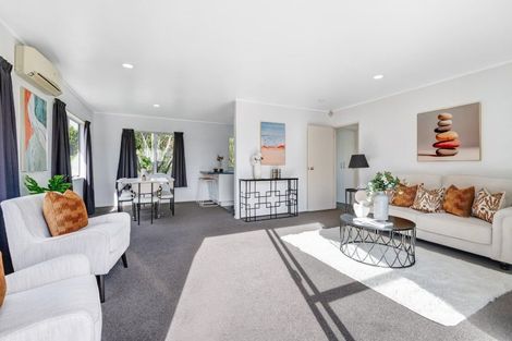 Photo of property in 1 Weka Close, Red Beach, 0932