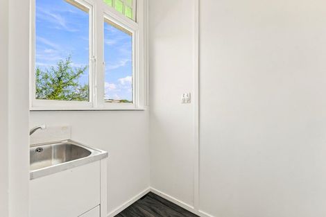 Photo of property in 1 Karewa Street, Castlecliff, Whanganui, 4501