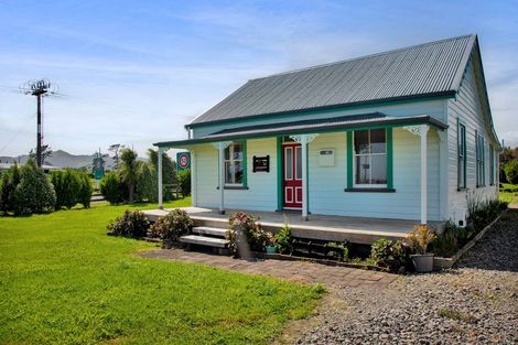 Photo of property in 1 Mahuru Lane, Okato, 4335