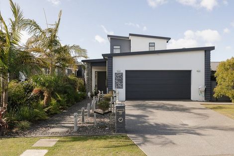 Photo of property in 37 Coast Boulevard, Papamoa Beach, Papamoa, 3118