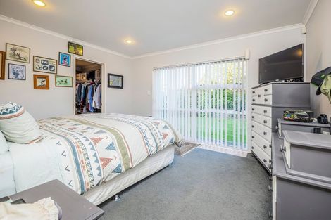 Photo of property in 20 Lothian Brae, Wattle Downs, Auckland, 2103