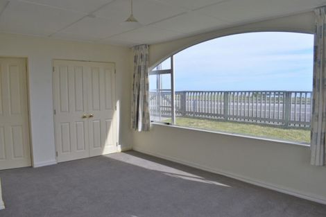 Photo of property in 68 Marine Parade, Otaki Beach, Otaki, 5512