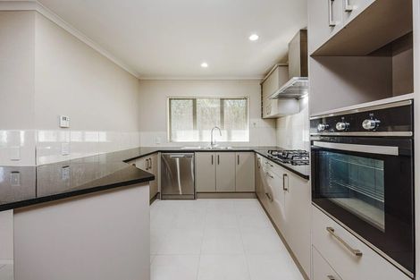 Photo of property in 7 Mazuran Place, Flat Bush, Auckland, 2016