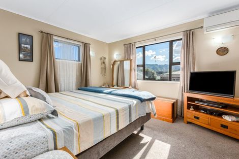 Photo of property in 21 Bonnie Glen Crescent, Ebdentown, Upper Hutt, 5018