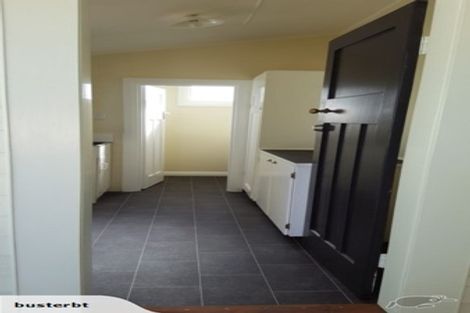 Photo of property in 21 Enfield Road, Hospital Hill, Napier, 4110