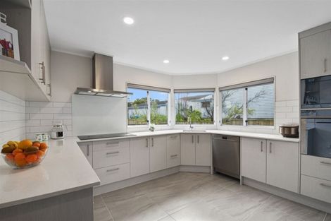 Photo of property in 7 Uruhau Close, Torbay, Auckland, 0630