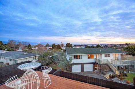 Photo of property in 2/27 Florence Daly Place, Mount Roskill, Auckland, 1041