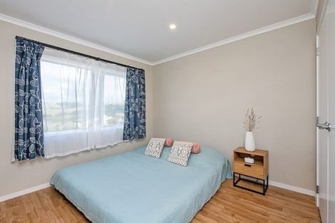 Photo of property in 122 Endeavour Drive, Whitby, Porirua, 5024