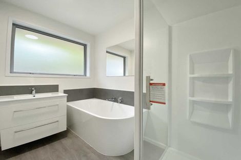 Photo of property in 2/66 Middlepark Road, Sockburn, Christchurch, 8042