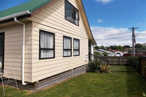 Photo of property in 33 South Street, Papakura, 2110