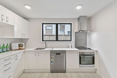 Photo of property in 14a Ropata Avenue, Point England, Auckland, 1072