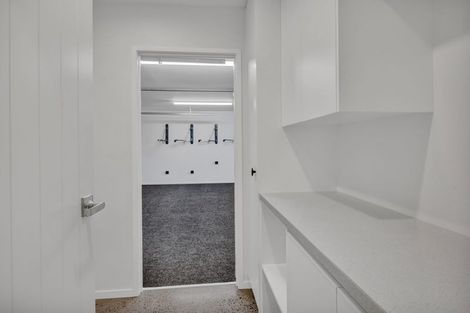 Photo of property in 5 Aheahea Way, Hurworth, New Plymouth, 4310