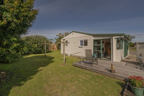 Photo of property in 31 Whitby Avenue, Whitianga, 3510