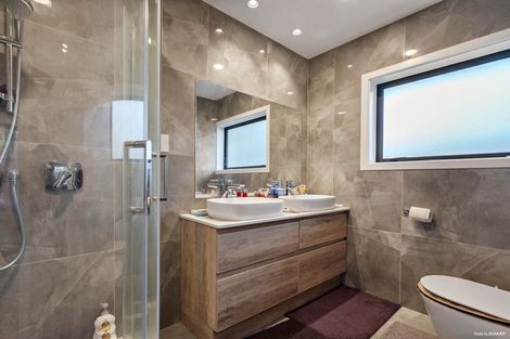 Photo of property in 19 Anna Watson Road, Half Moon Bay, Auckland, 2012