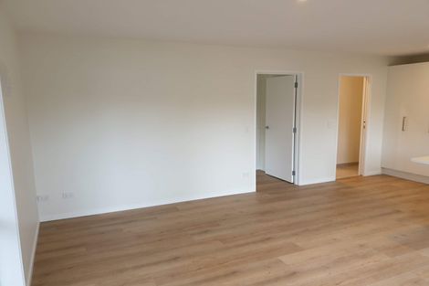 Photo of property in 2/1 Tallington Crescent, Torbay, Auckland, 0630