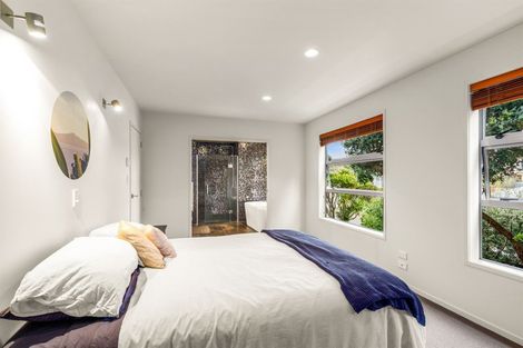 Photo of property in 9a Evelyn Place, Hillcrest, Auckland, 0627