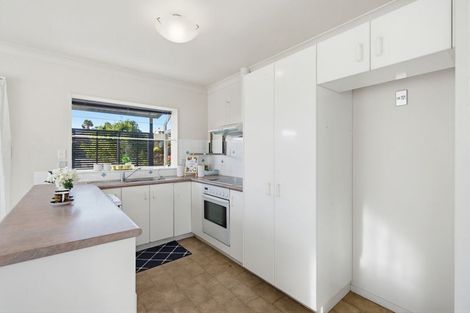 Photo of property in 52 Bodi Place, Te Atatu South, Auckland, 0610