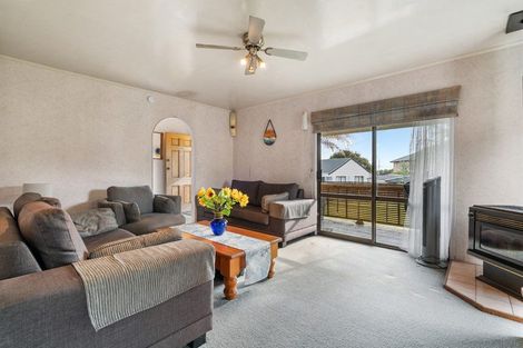 Photo of property in 5 Aronia Way, Goodwood Heights, Auckland, 2105