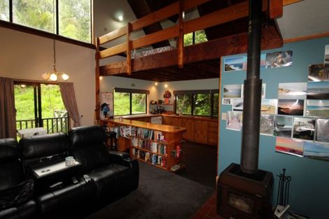 Photo of property in 108 Hinau Road, Waimauku, 0881