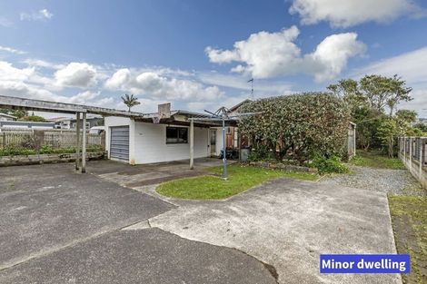 Photo of property in 63 Red Beach Road, Red Beach, 0932