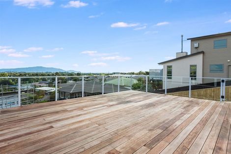 Photo of property in 64 Kakariki Grove, Waikanae, 5036