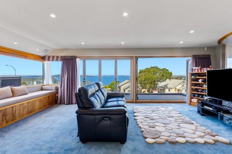 Photo of property in 11 Katui Street, Castor Bay, Auckland, 0620