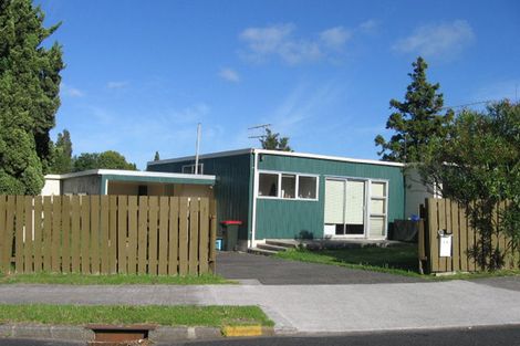 Photo of property in 2/4 Cruickshank Crescent, Meadowbank, Auckland, 1072